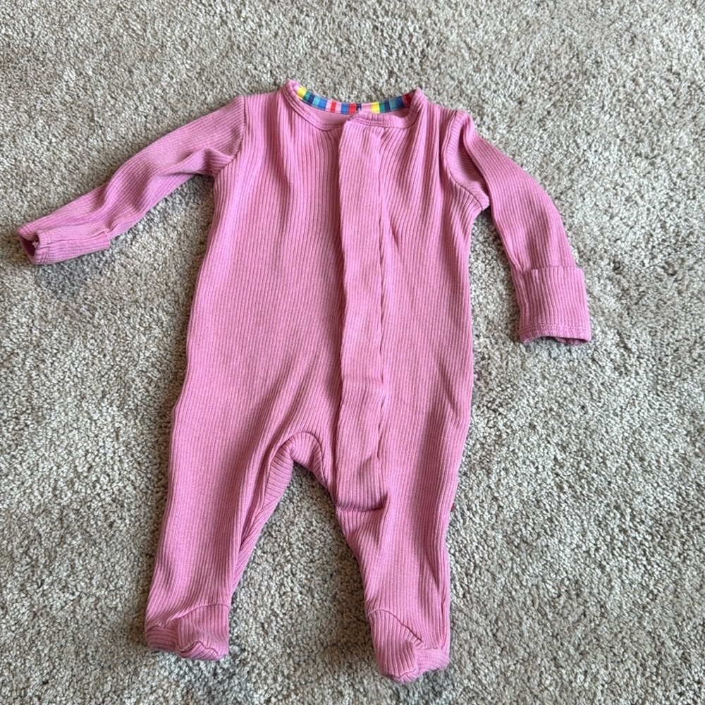 Magnetic Me Mauve Ribbed Footie